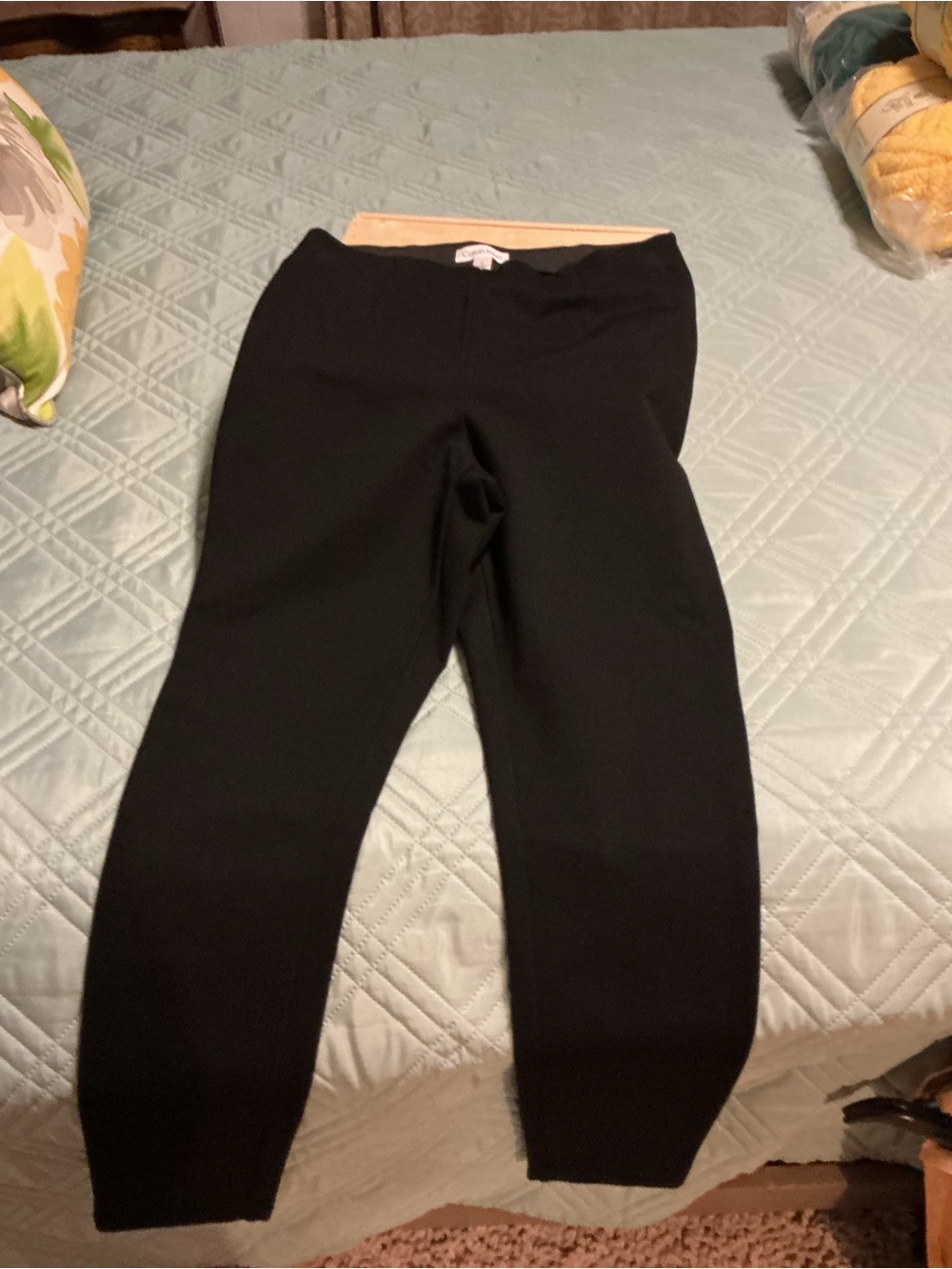 Calvin Klein Black womens ankle pants- Stretch Pull-On Style